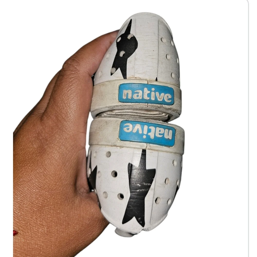Native Shoes - Picture 3 of 7